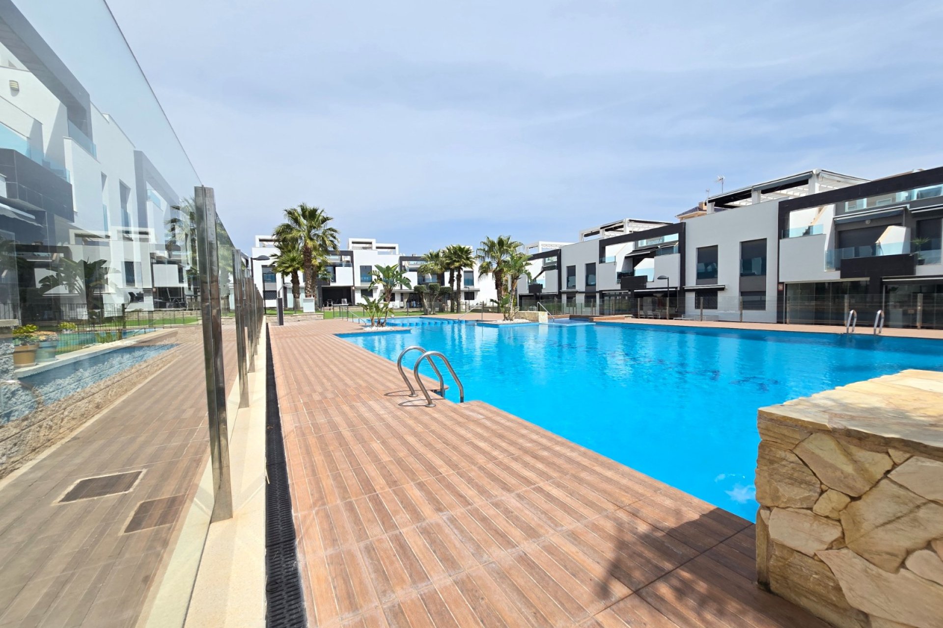 Resale - Apartment / Flat * - Orihuela Costa * - Punta Prima *