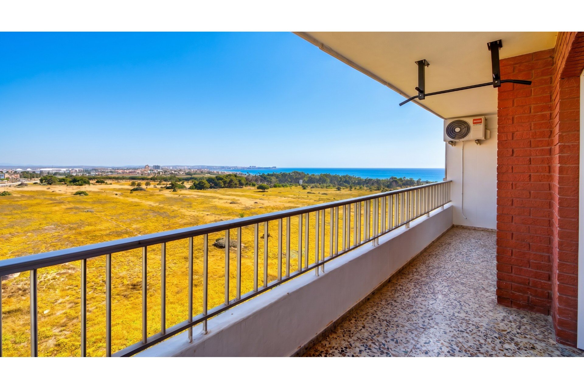 Resale - Apartment / Flat * - Orihuela Costa * - Punta Prima *