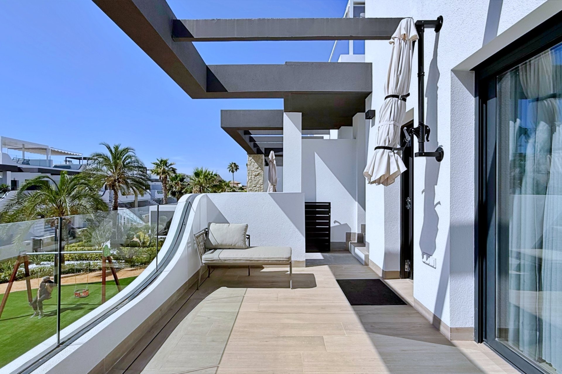 Resale - Apartment / Flat * - Orihuela Costa * - Punta Prima *