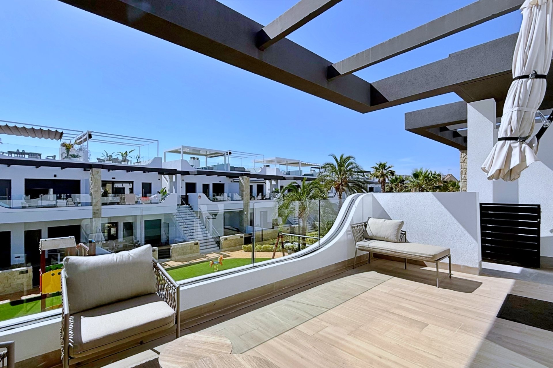 Resale - Apartment / Flat * - Orihuela Costa * - Punta Prima *