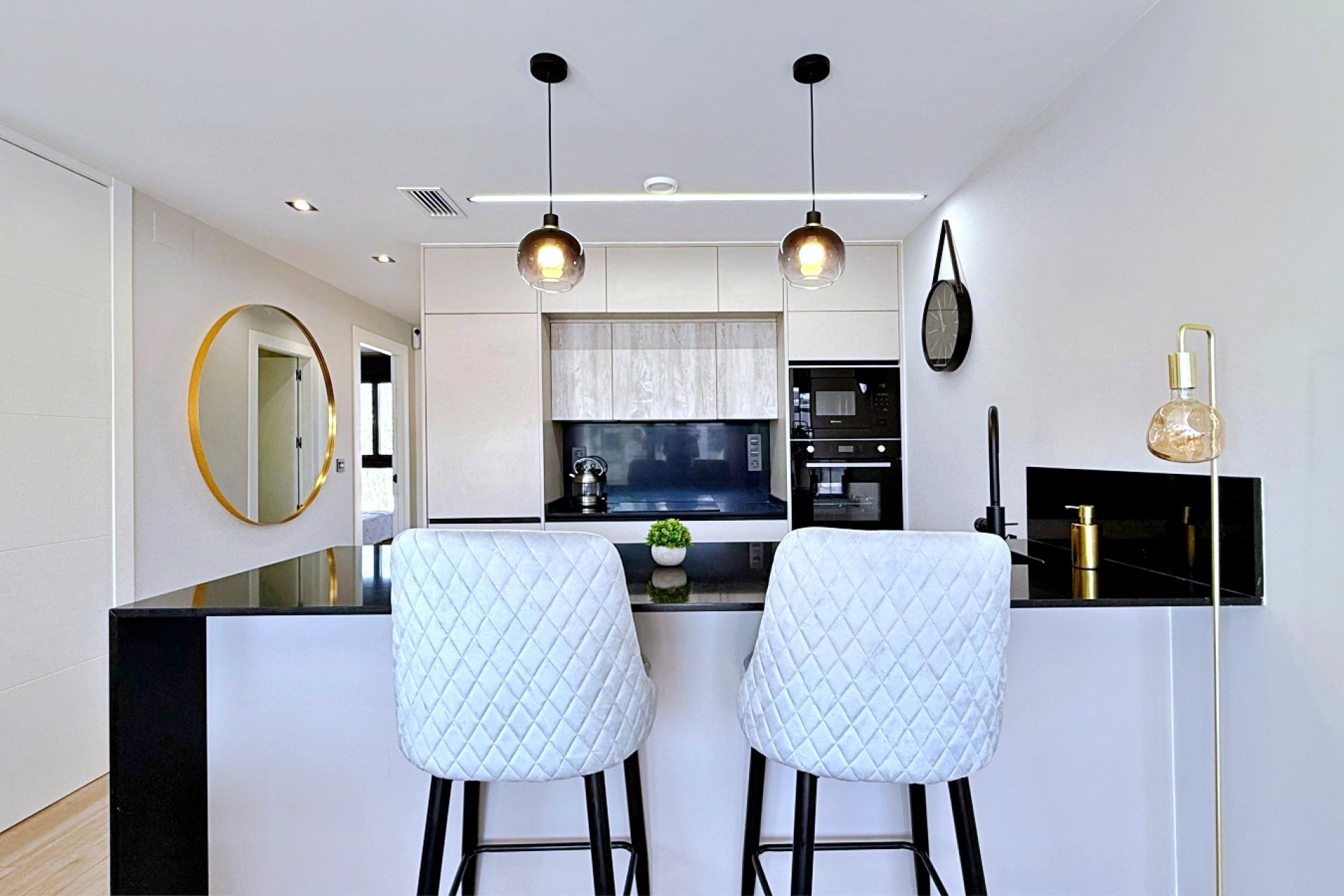 Resale - Apartment / Flat * - Orihuela Costa * - Punta Prima *