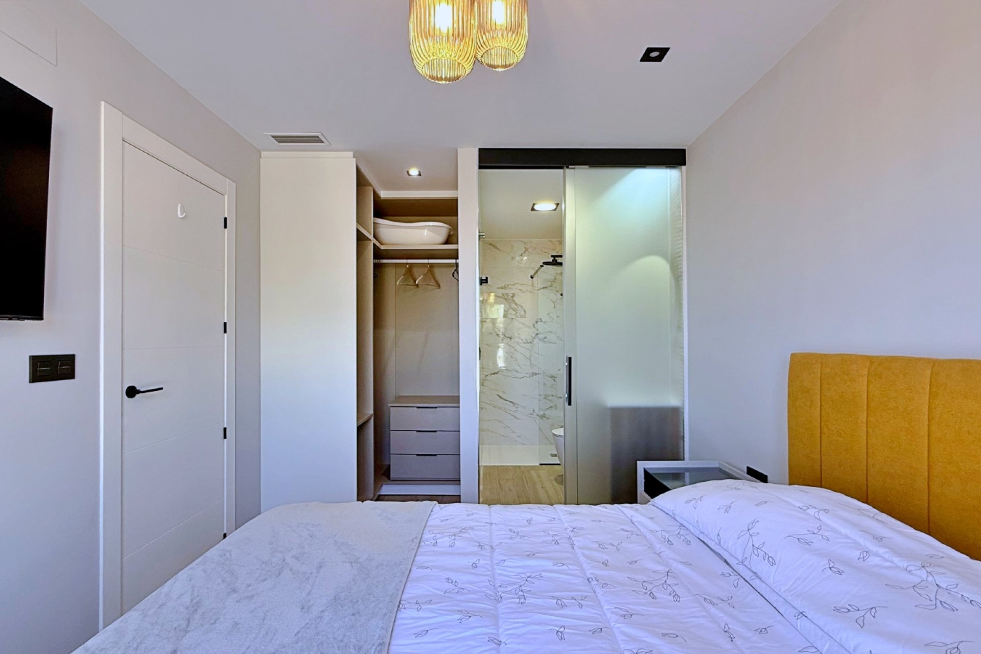 Resale - Apartment / Flat * - Orihuela Costa * - Punta Prima *
