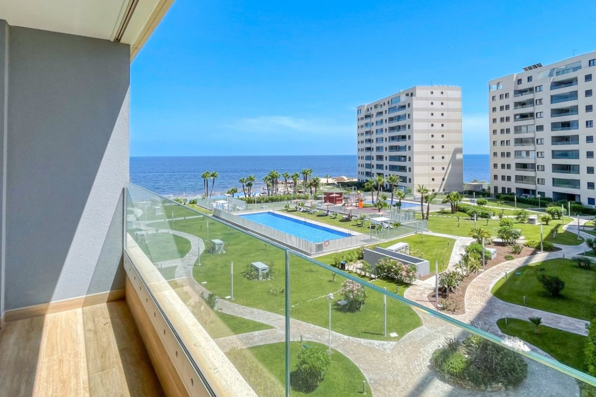 Resale - Apartment / Flat * - Orihuela Costa * - Punta Prima *
