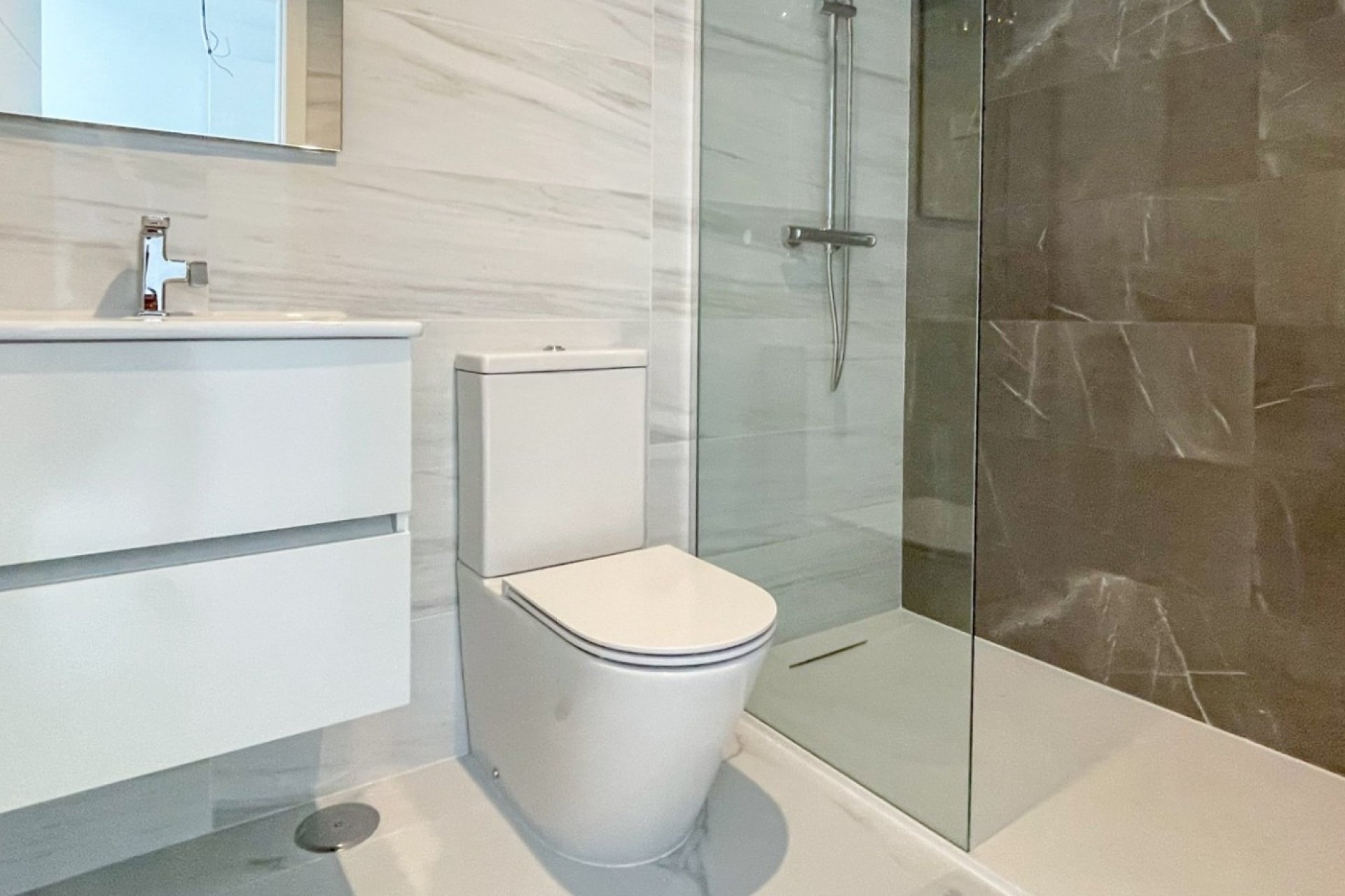 Resale - Apartment / Flat * - Orihuela Costa * - Punta Prima *