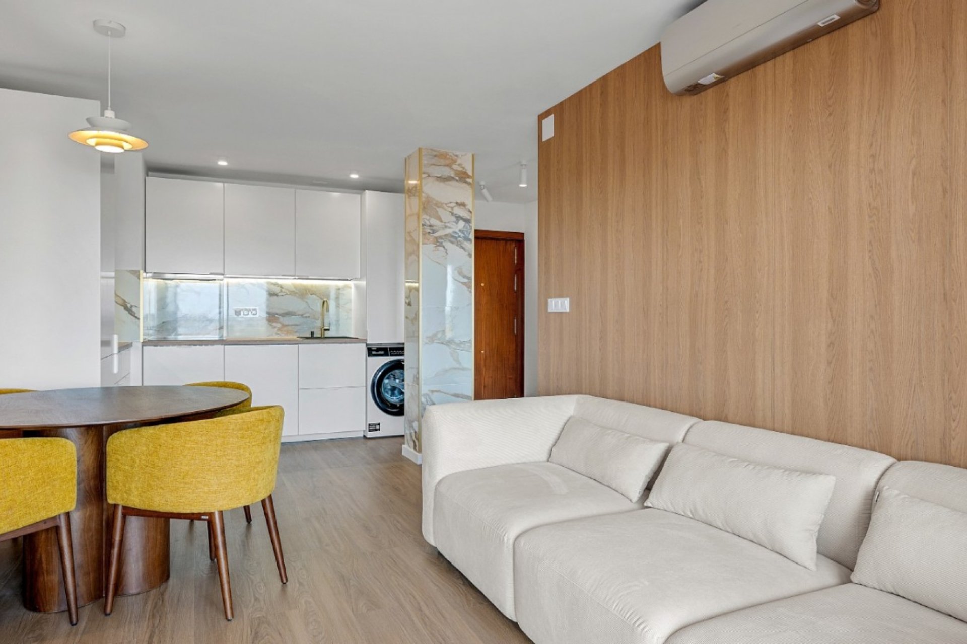Resale - Apartment / Flat * - Orihuela Costa * - Punta Prima *