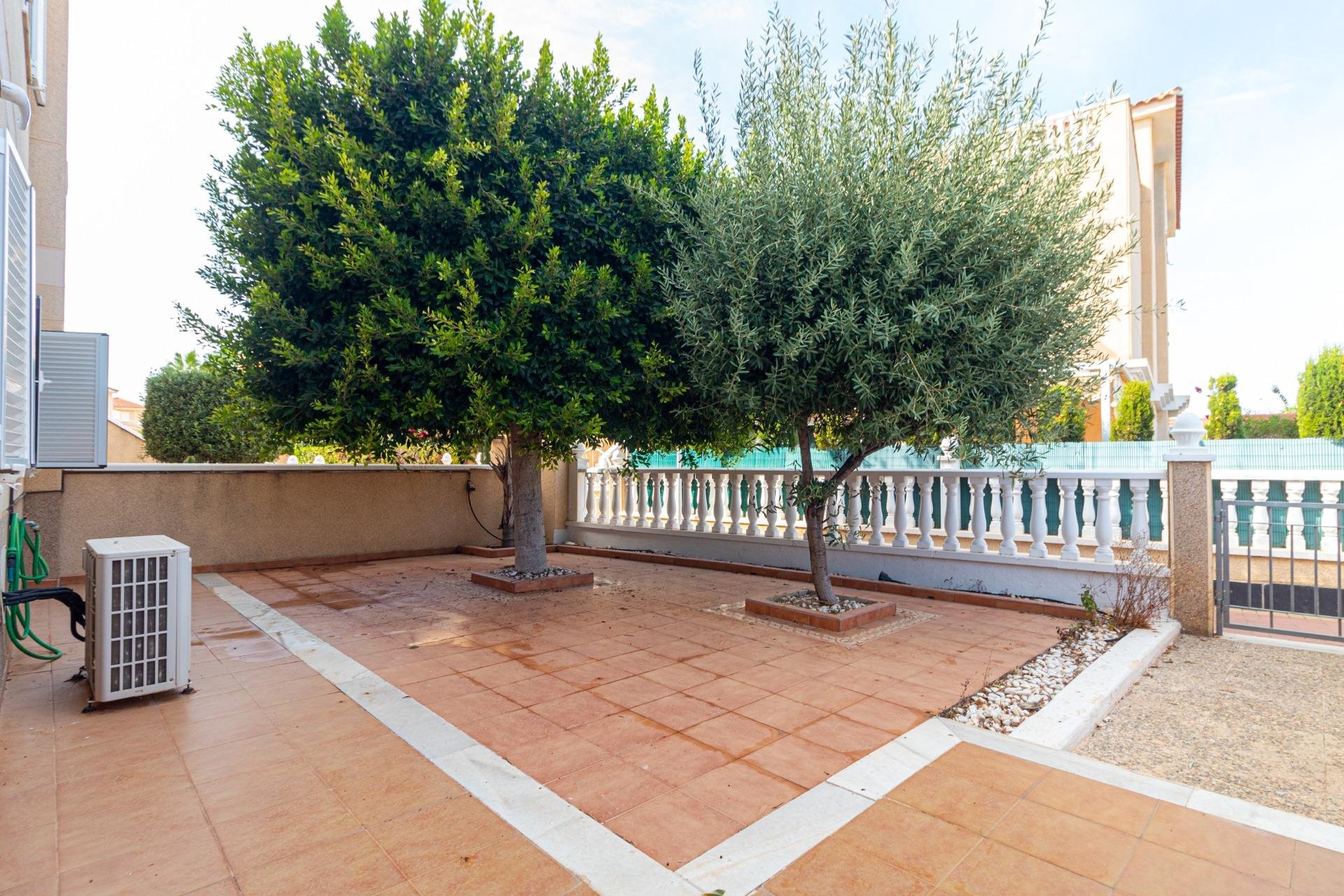 Resale - Apartment / Flat * - Orihuela Costa * - Punta Prima *