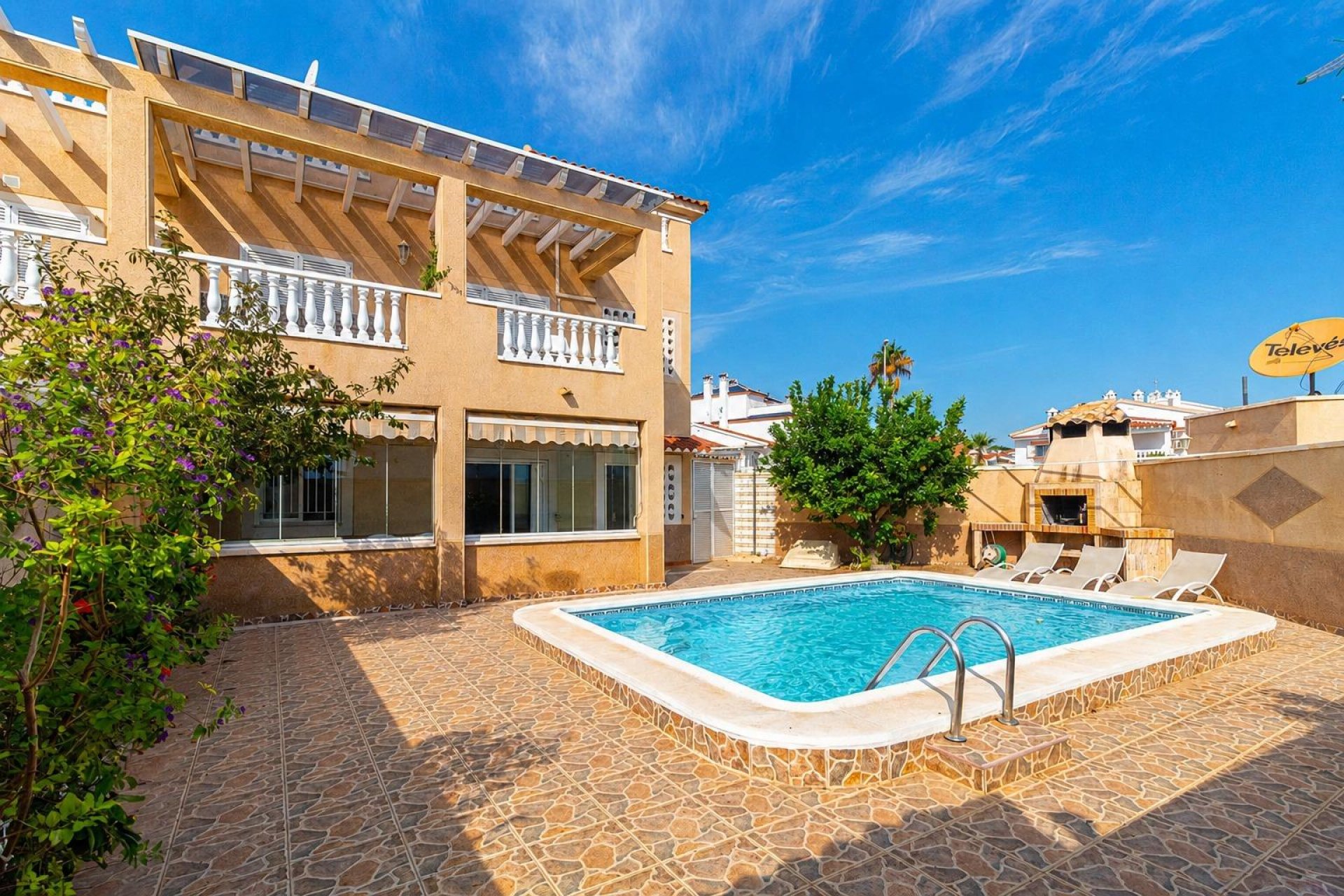 Resale - Apartment / Flat * - Orihuela Costa * - Punta Prima *