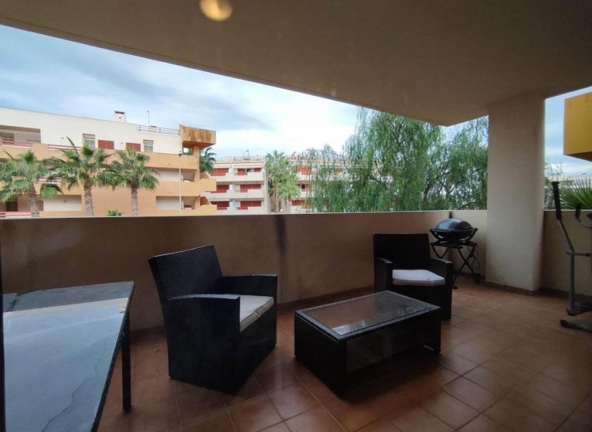 Resale - Apartment / Flat * - Orihuela Costa * - Punta Prima *