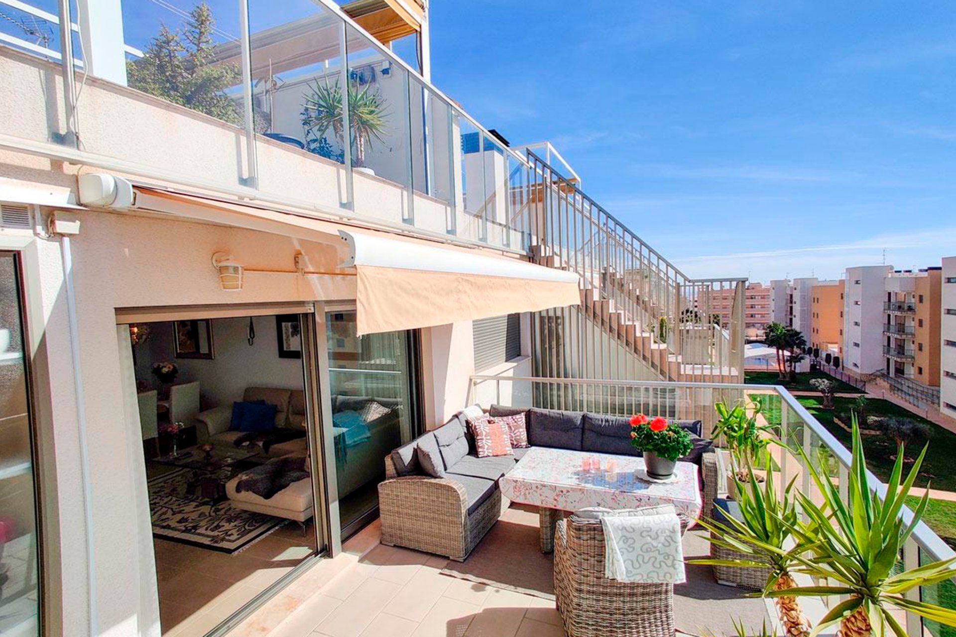 Resale - Apartment / flat - Orihuela Costa - Villamartín