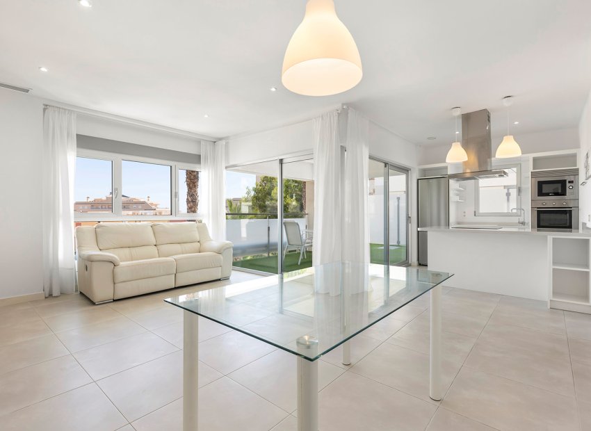 Resale - Apartment / flat - Orihuela Costa - Villamartín