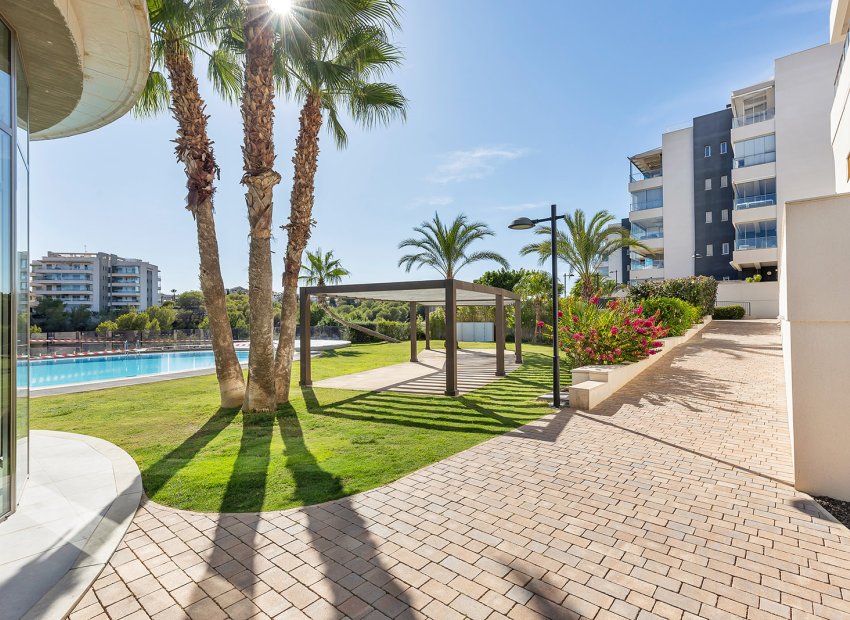 Resale - Apartment / flat - Orihuela Costa - Villamartín