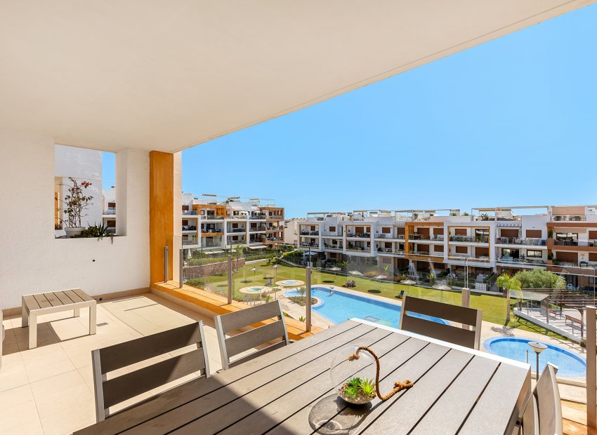 Resale - Apartment / Flat * - Orihuela Costa - Villamartín