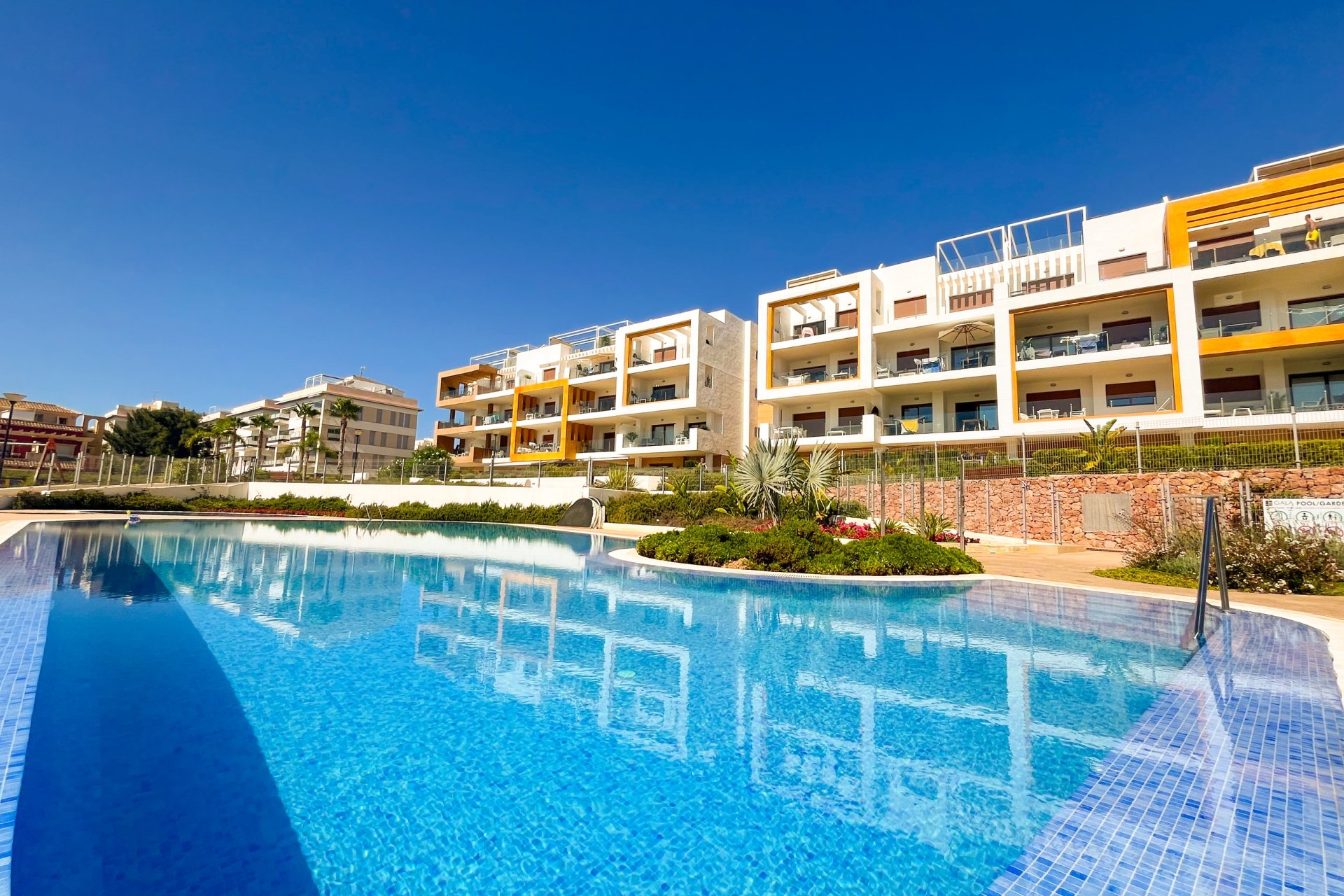 Resale - Apartment / Flat * - Orihuela Costa - Villamartín
