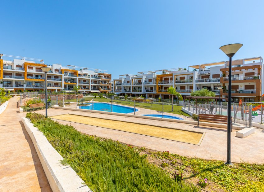 Resale - Apartment / Flat * - Orihuela Costa - Villamartín