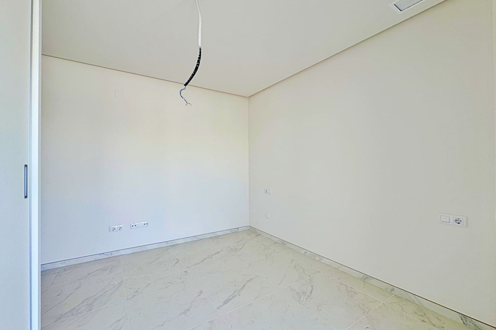 Resale - Apartment / Flat * - Orihuela Costa - Villamartín