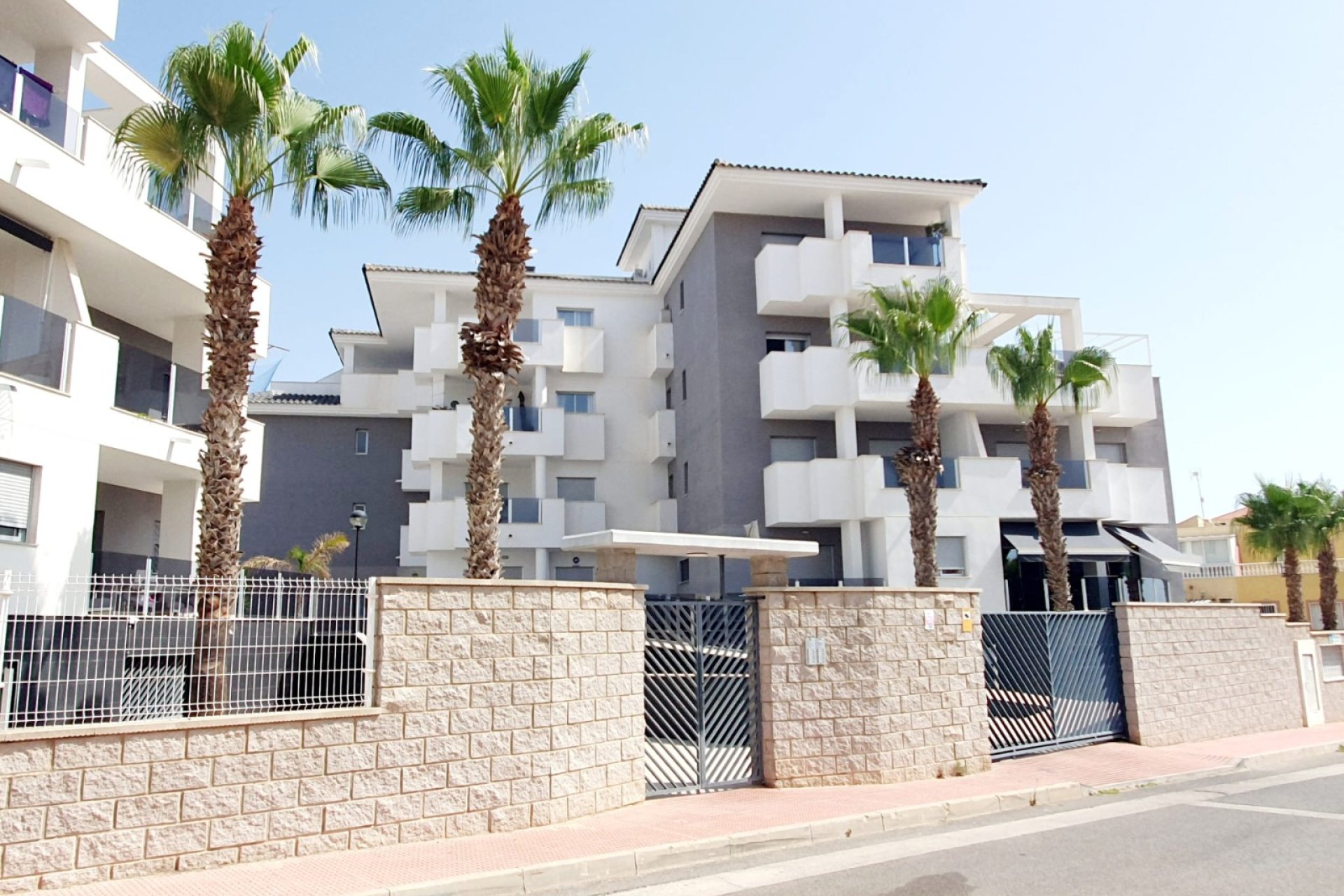Resale - Apartment / Flat * - Orihuela Costa * - Villamartín * 