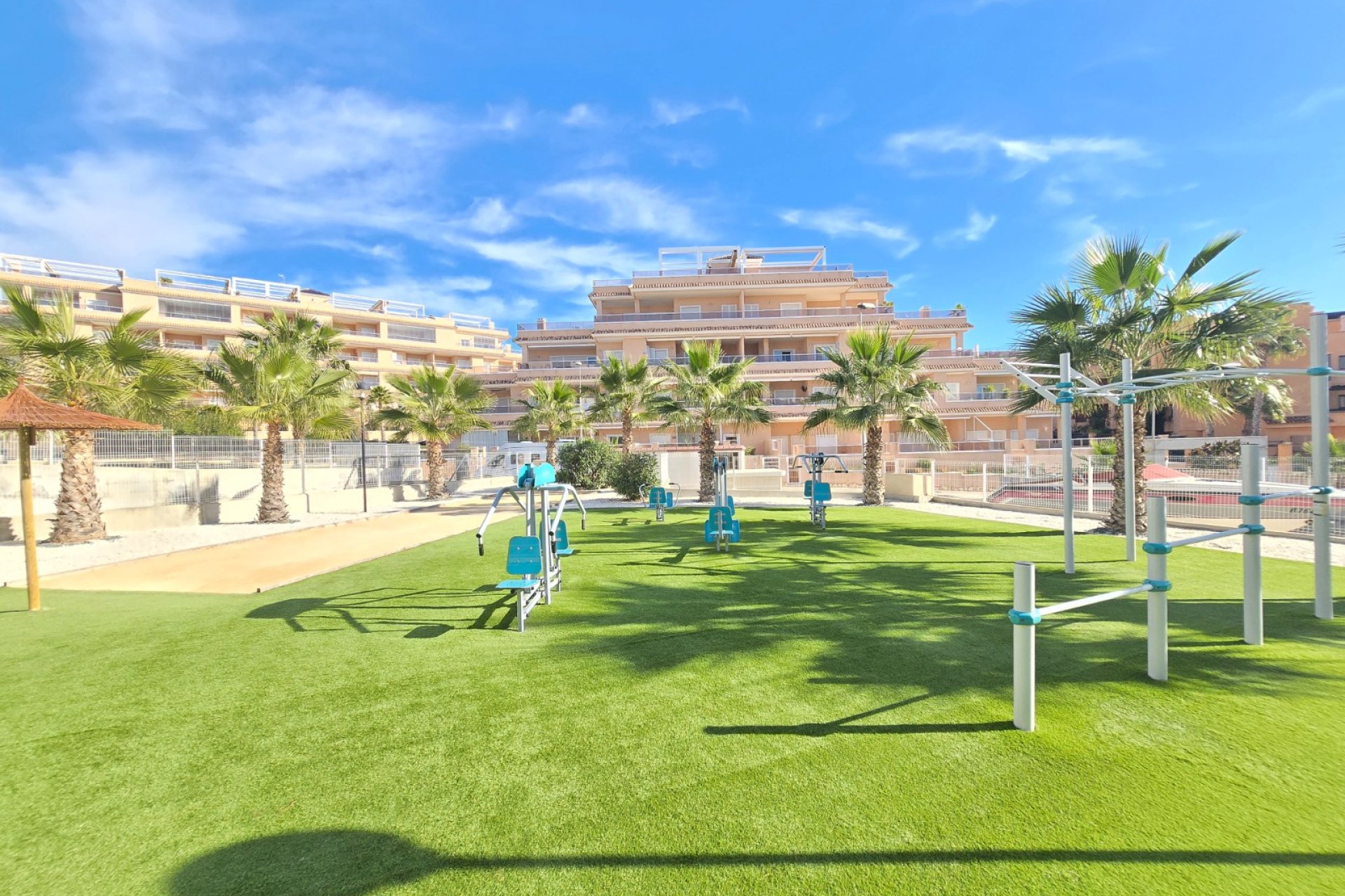 Resale - Apartment / Flat * - Orihuela Costa * - Villamartín * 
