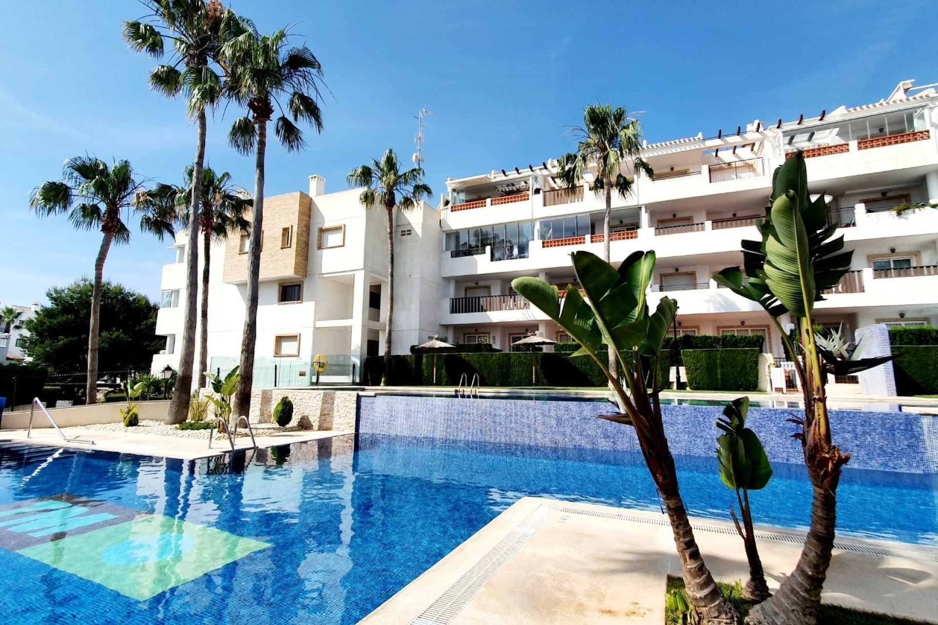 Resale - Apartment / Flat * - Orihuela Costa * - Villamartín * 