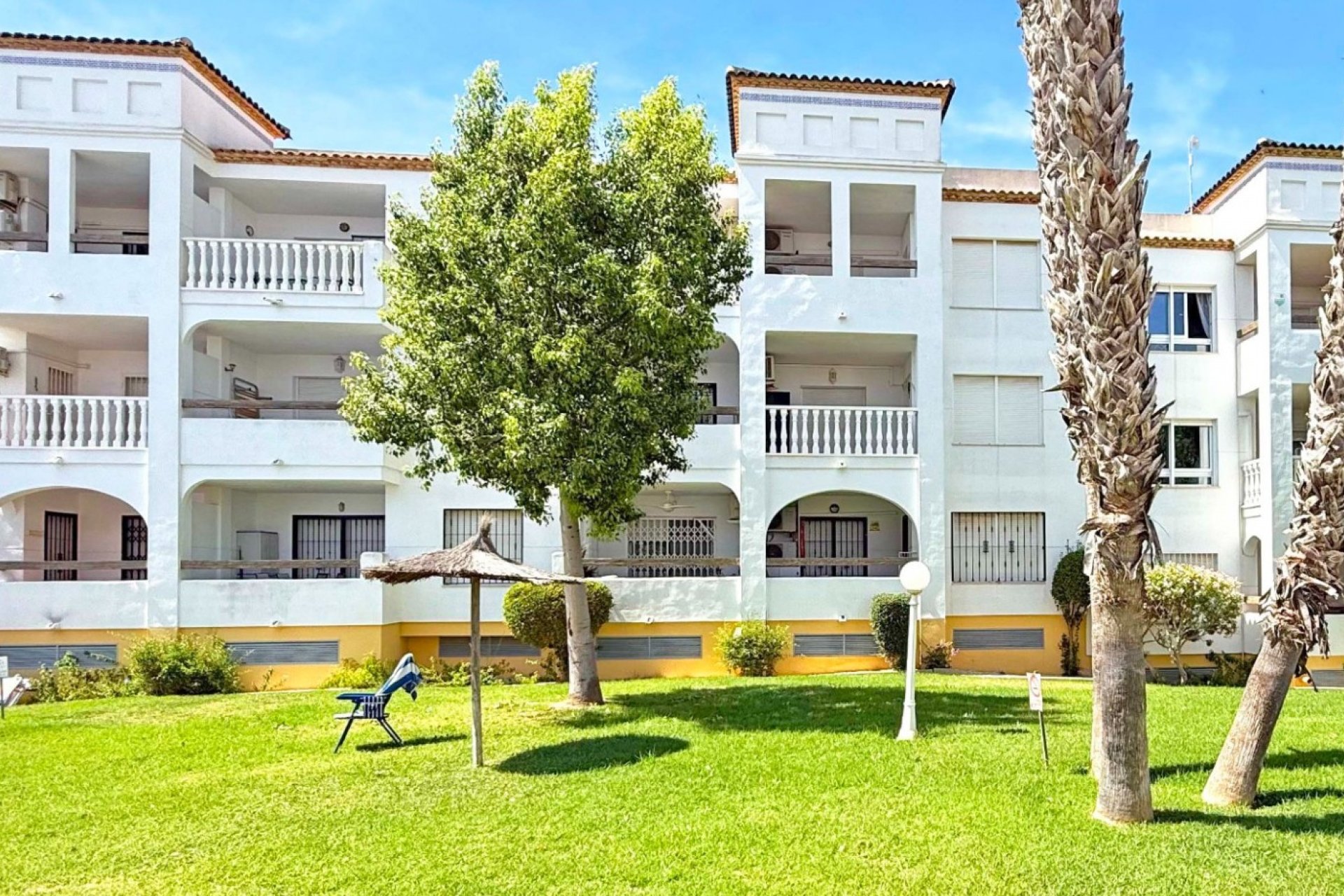 Resale - Apartment / Flat * - Orihuela Costa * - Villamartín * 