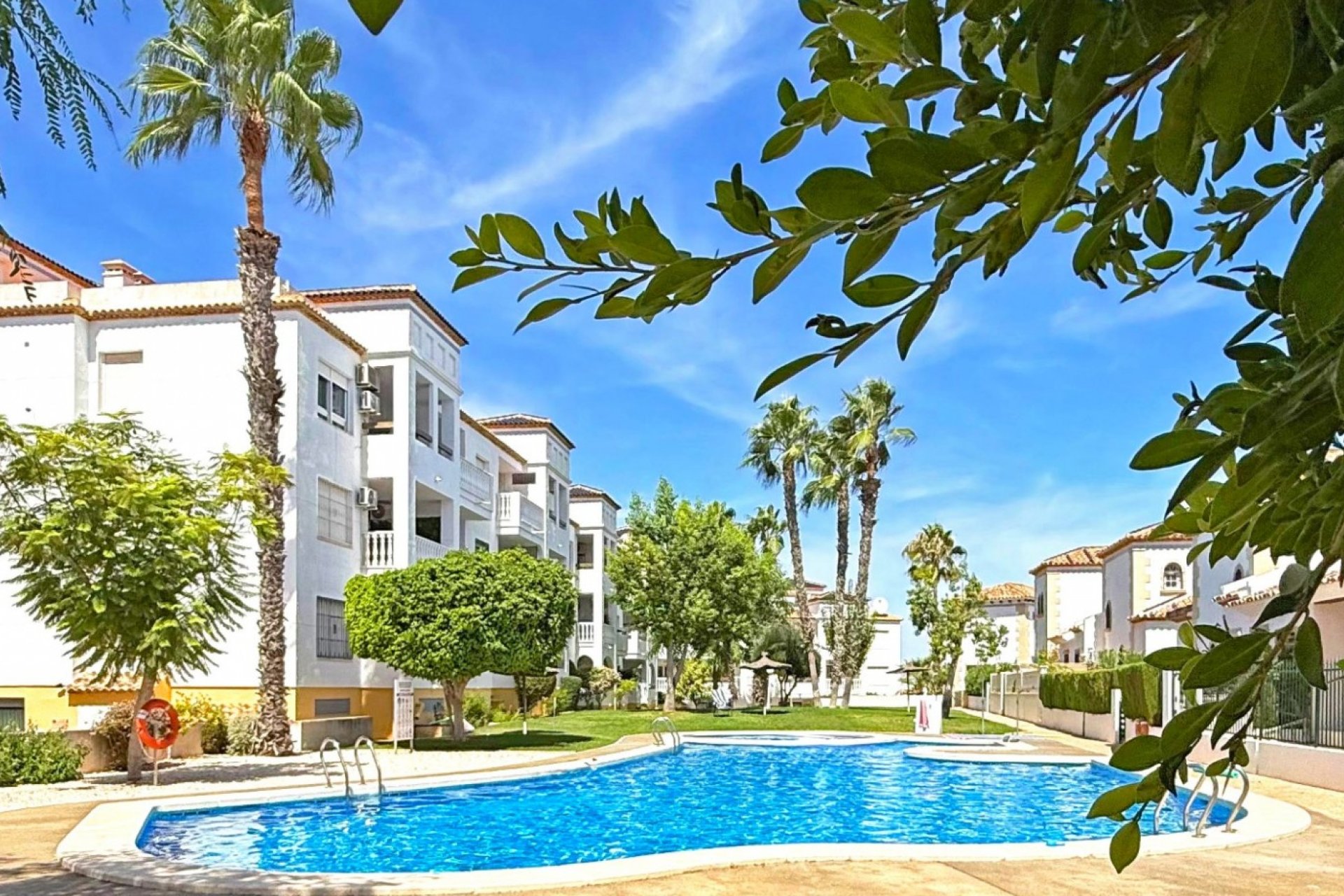 Resale - Apartment / Flat * - Orihuela Costa * - Villamartín * 