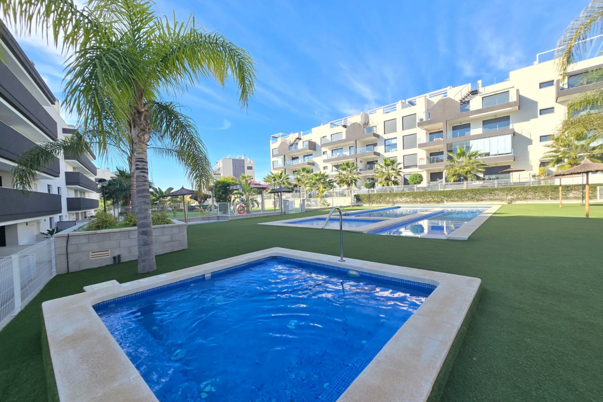 Resale - Apartment / Flat * - Orihuela Costa * - Villamartín * 