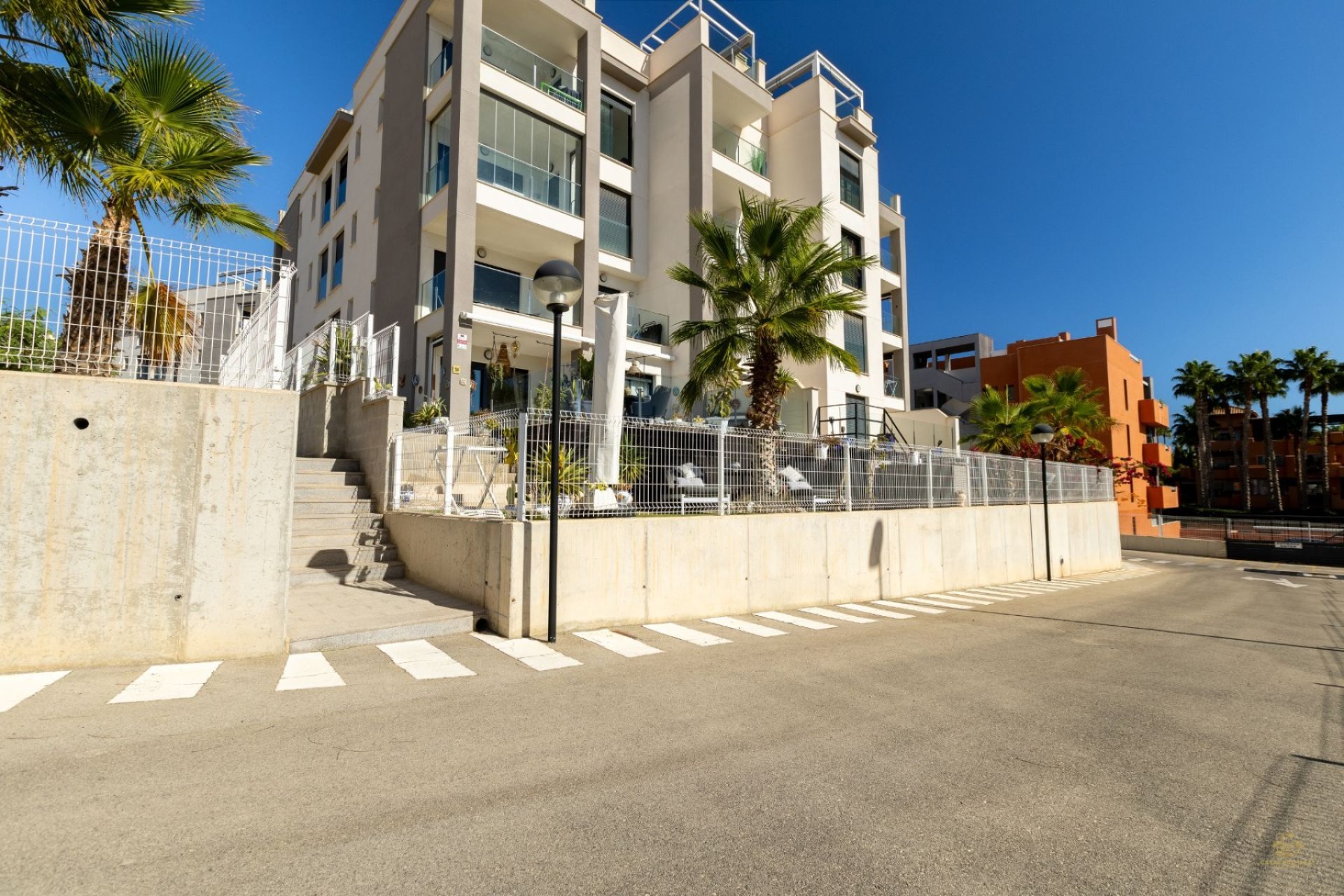 Resale - Apartment / Flat * - Orihuela Costa * - Villamartín * 