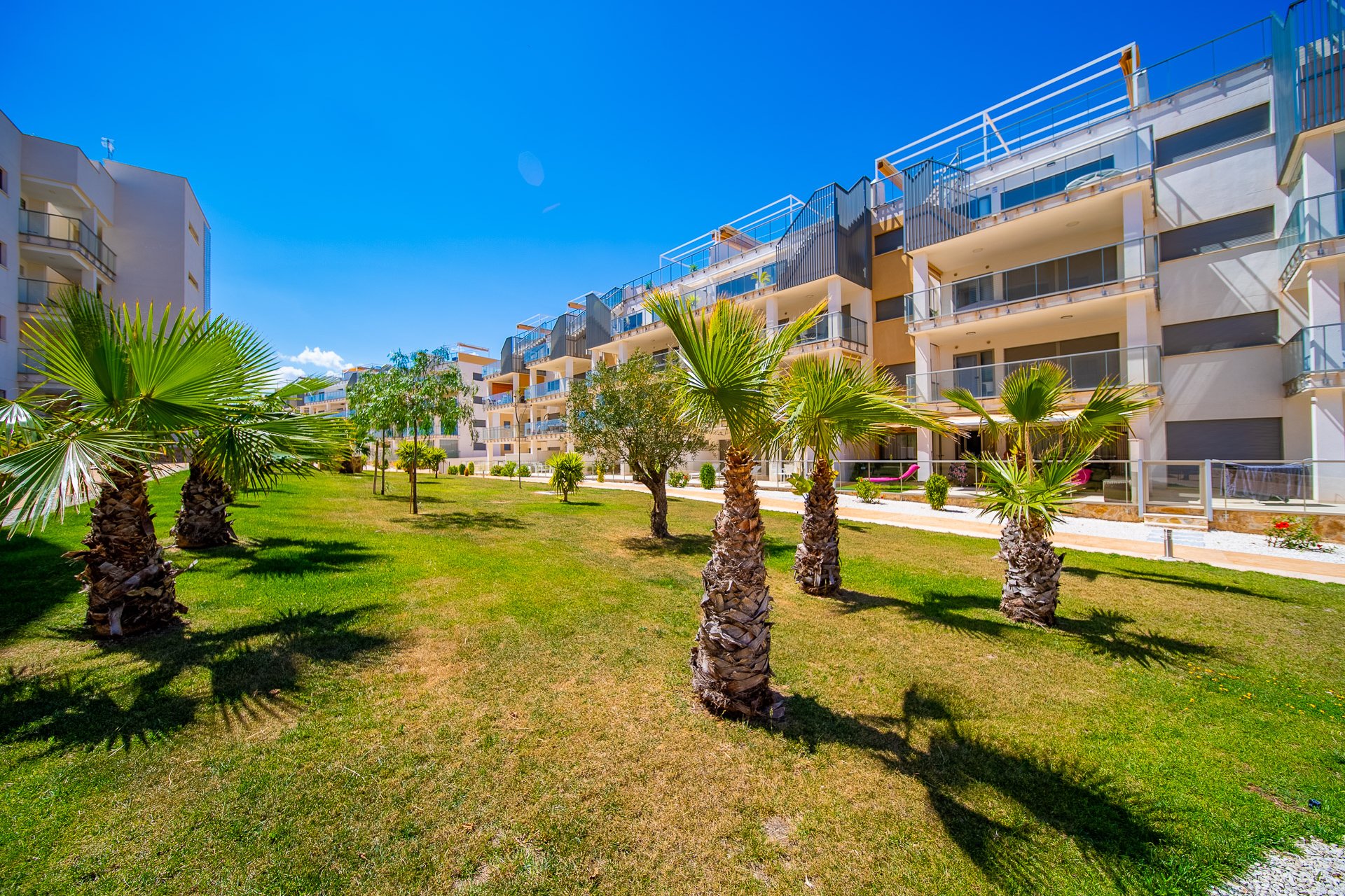 Resale - Apartment / Flat * - Orihuela Costa * - Villamartín * 