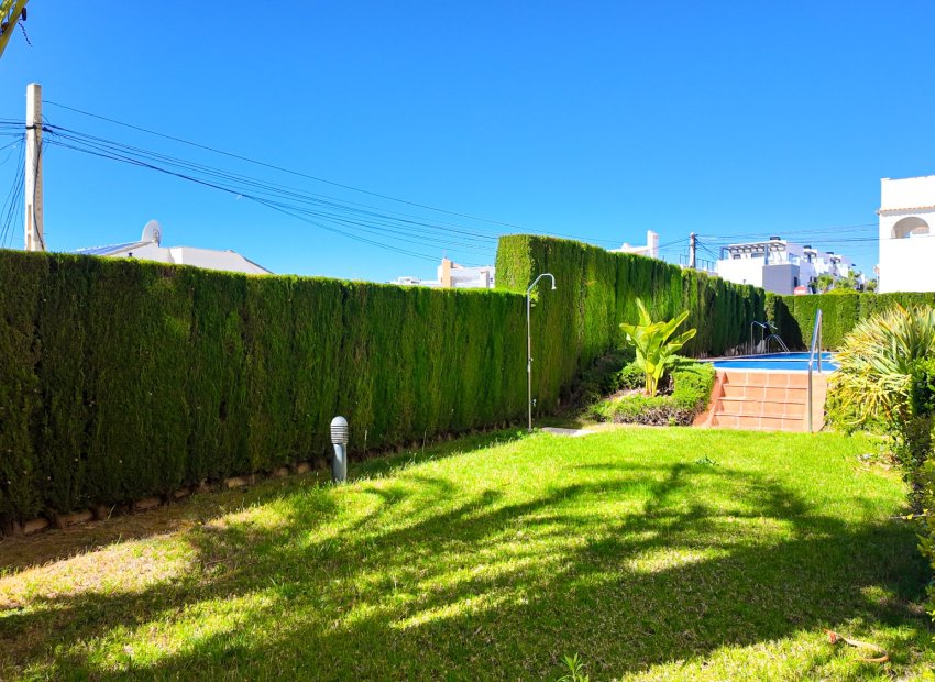 Resale - Apartment / Flat * - Orihuela Costa * - Villamartín * 