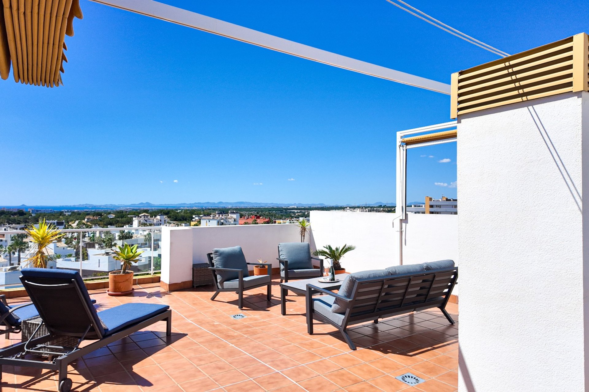 Resale - Apartment / Flat * - Orihuela Costa * - Villamartín * 