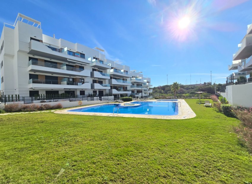Resale - Apartment / Flat * - Orihuela Costa * - Villamartín * 