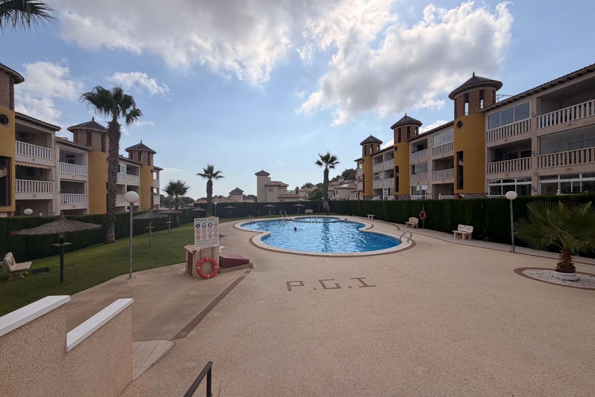 Resale - Apartment / Flat * - Orihuela Costa * - Villamartín * 