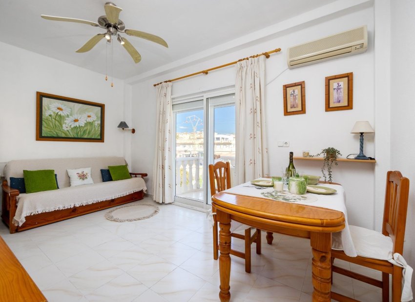 Resale - Apartment / Flat * - Orihuela Costa * - Villamartín * 