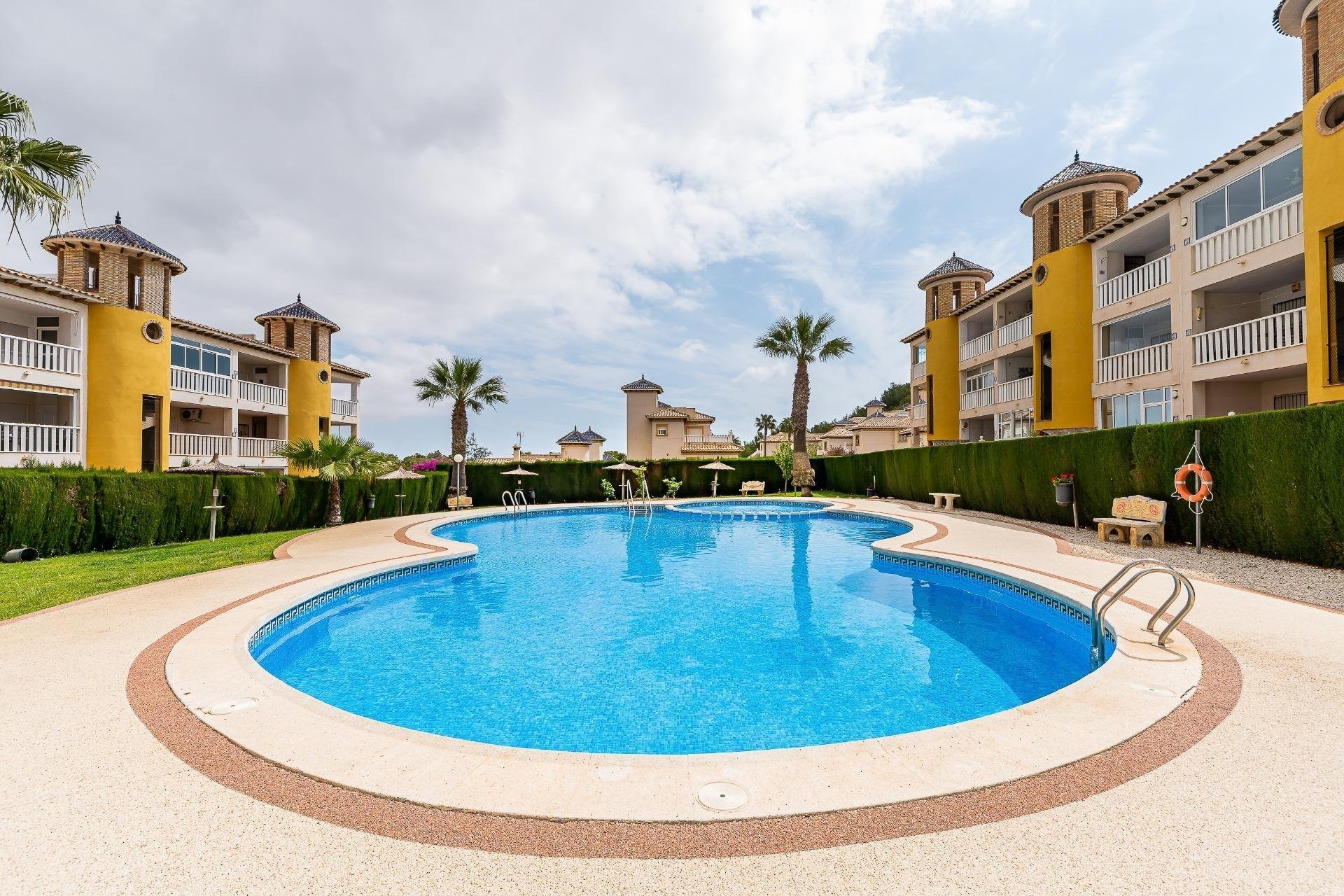 Resale - Apartment / Flat * - Orihuela Costa * - Villamartín * 