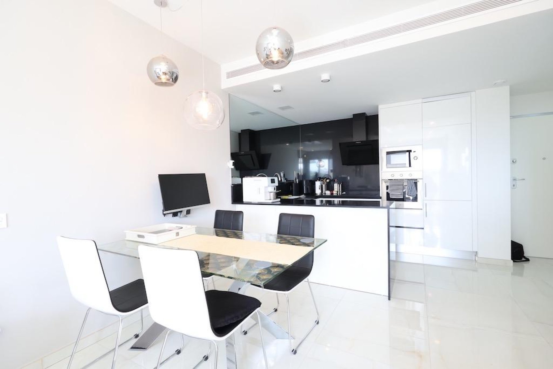 Resale - Apartment / Flat * - Orihuela Costa *