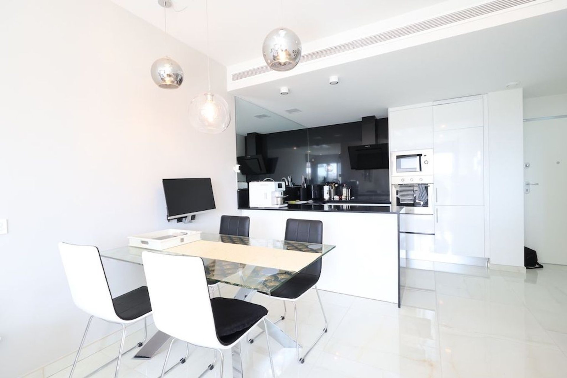 Resale - Apartment / Flat * - Orihuela Costa *