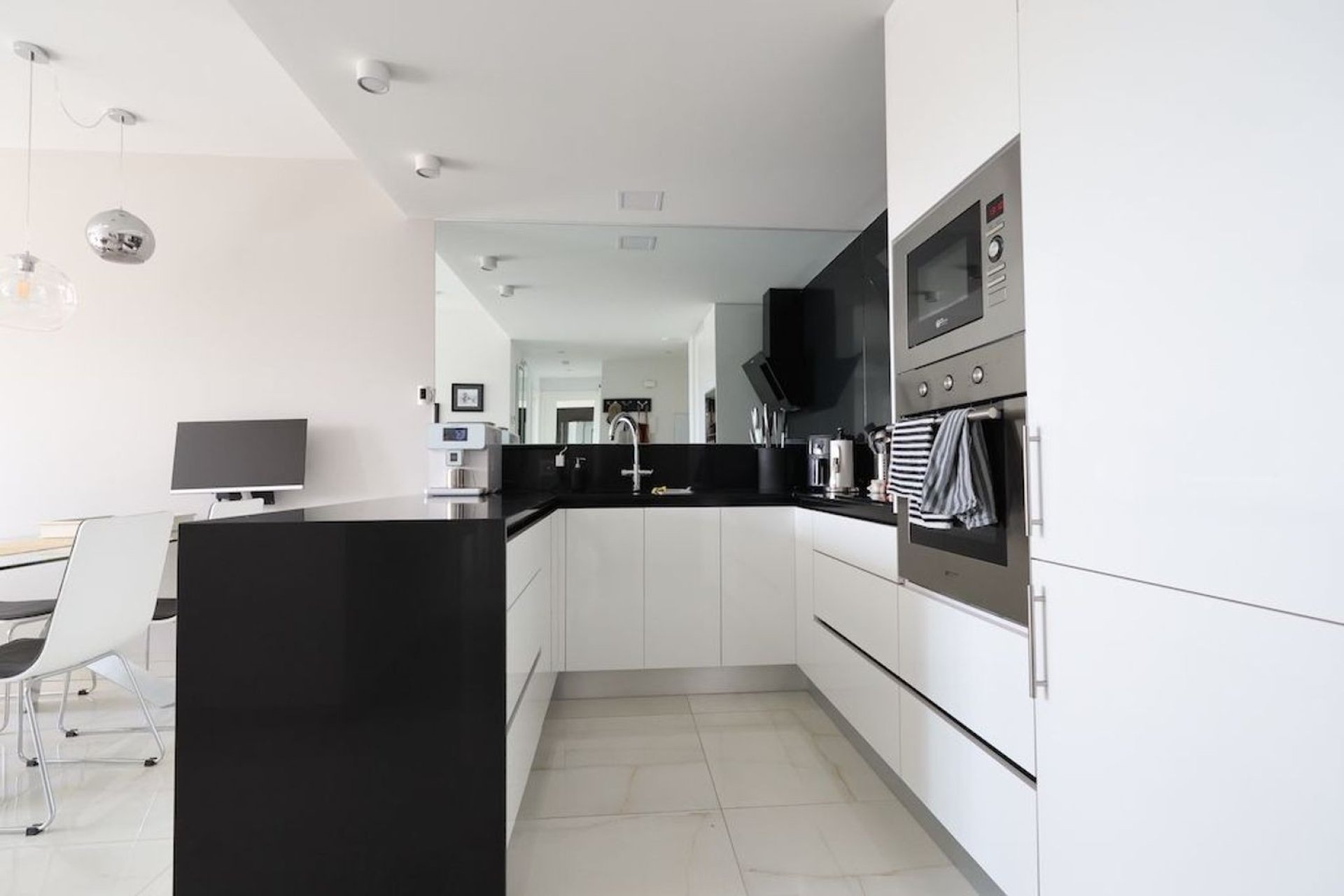 Resale - Apartment / Flat * - Orihuela Costa *