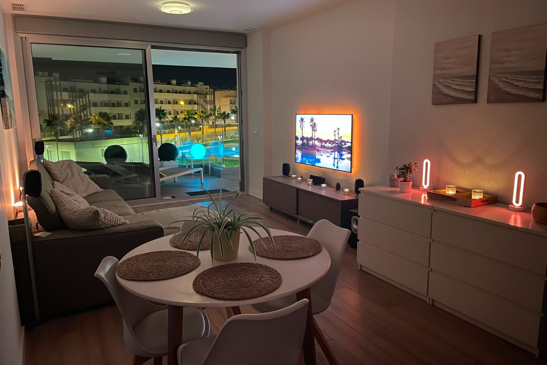 Resale - Apartment / Flat * - Orihuela Costa *