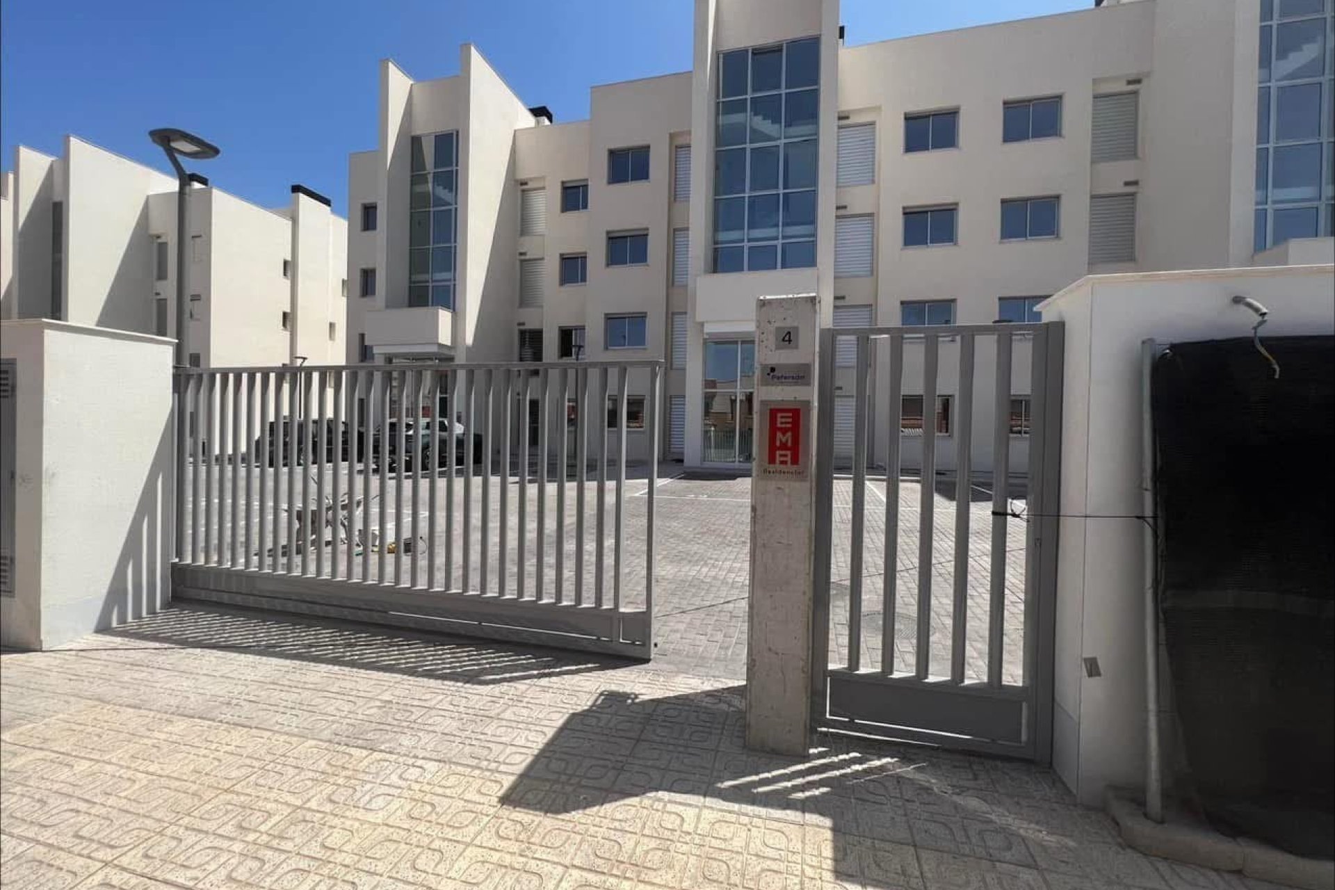Resale - Apartment / Flat * - Orihuela Costa *