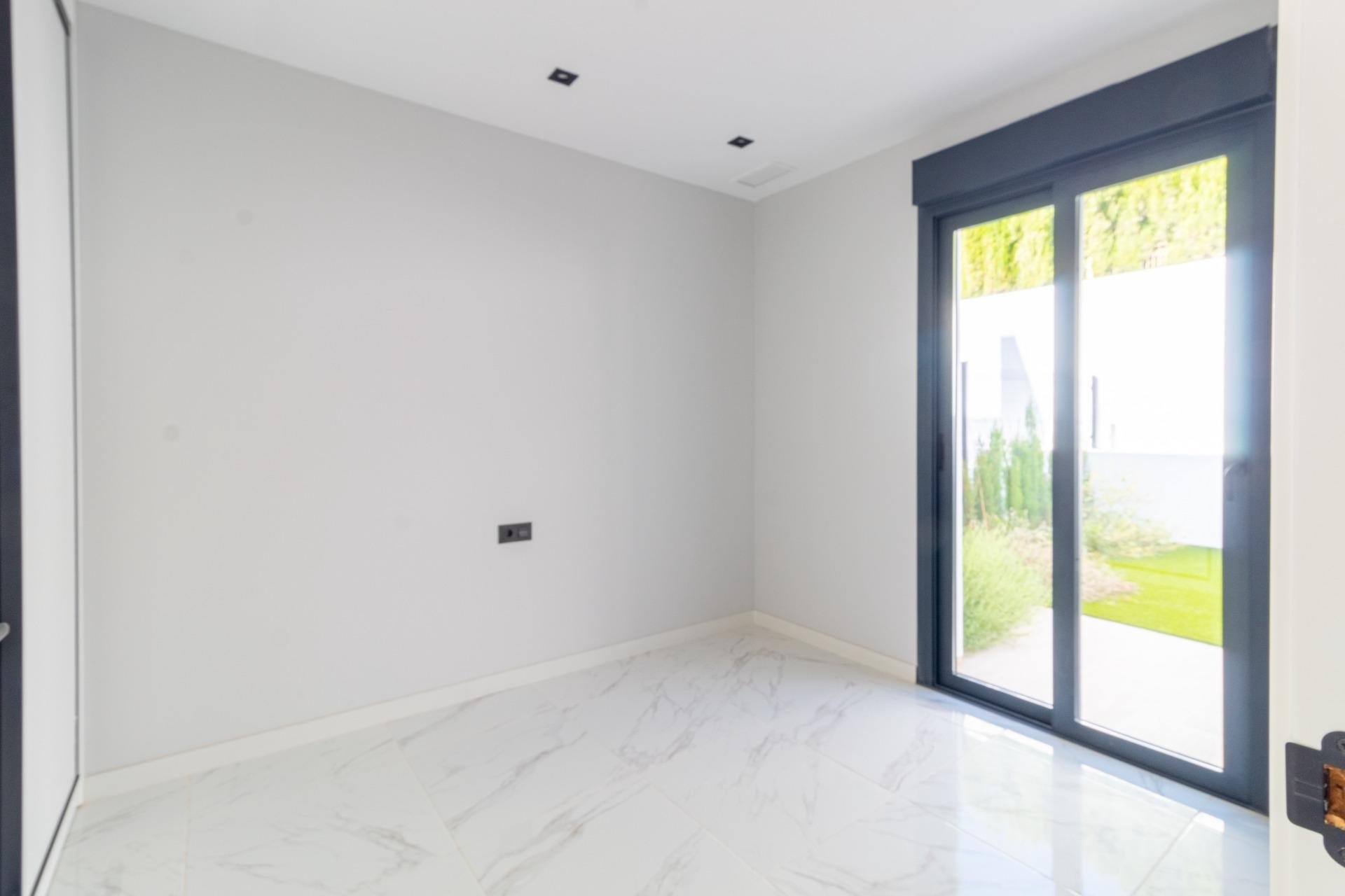 Resale - Apartment / Flat * - Orihuela Costa *