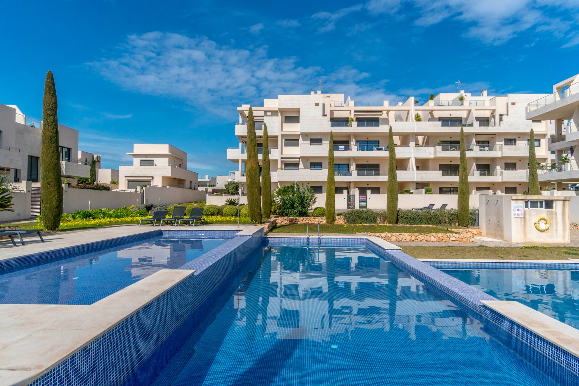 Resale - Apartment / Flat * - Orihuela - Orihuela Costa