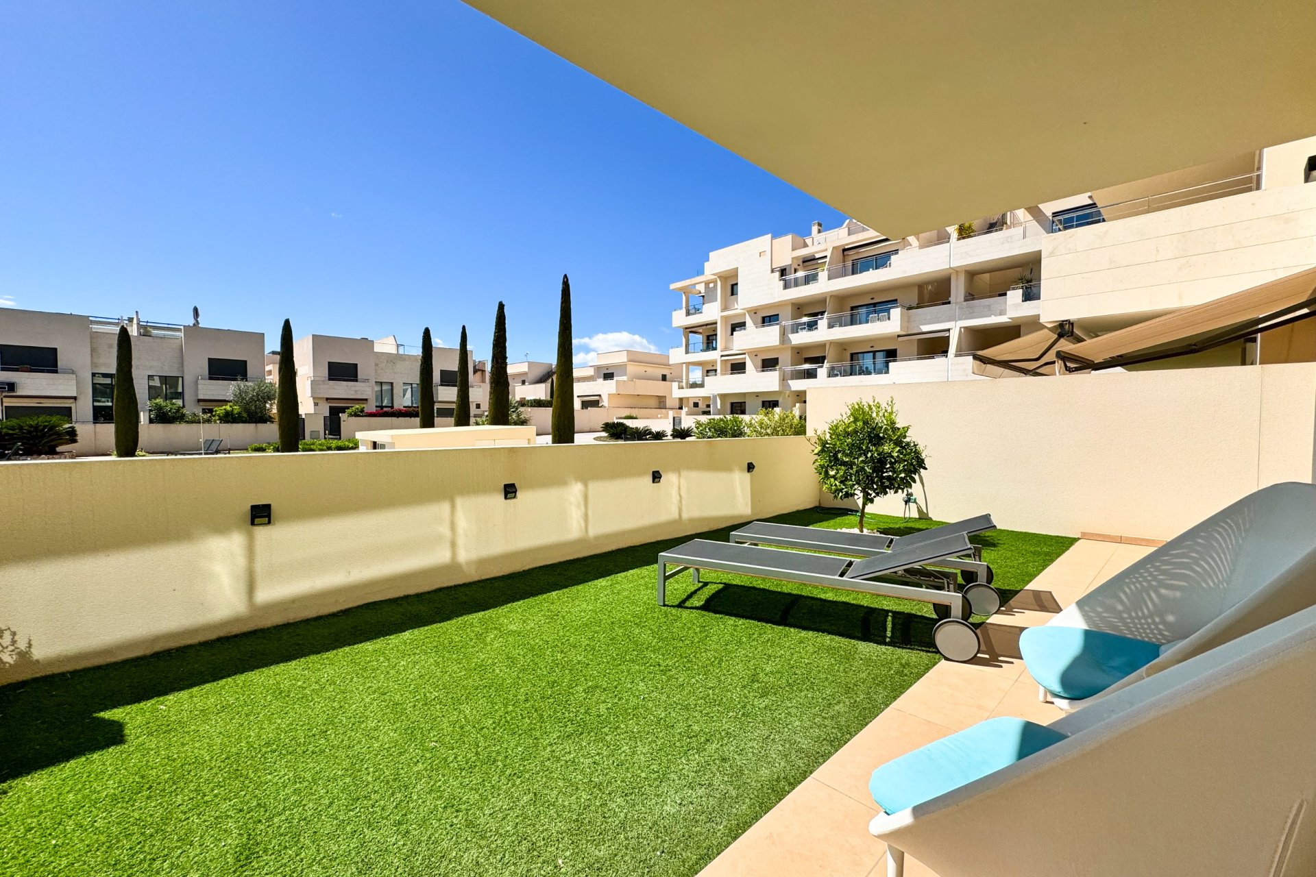Resale - Apartment / Flat * - Orihuela - Orihuela Costa