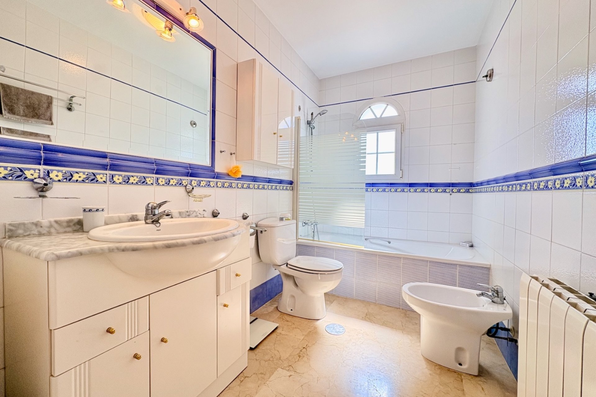 Resale - Apartment / Flat * - Orihuela * - Villamartín * 