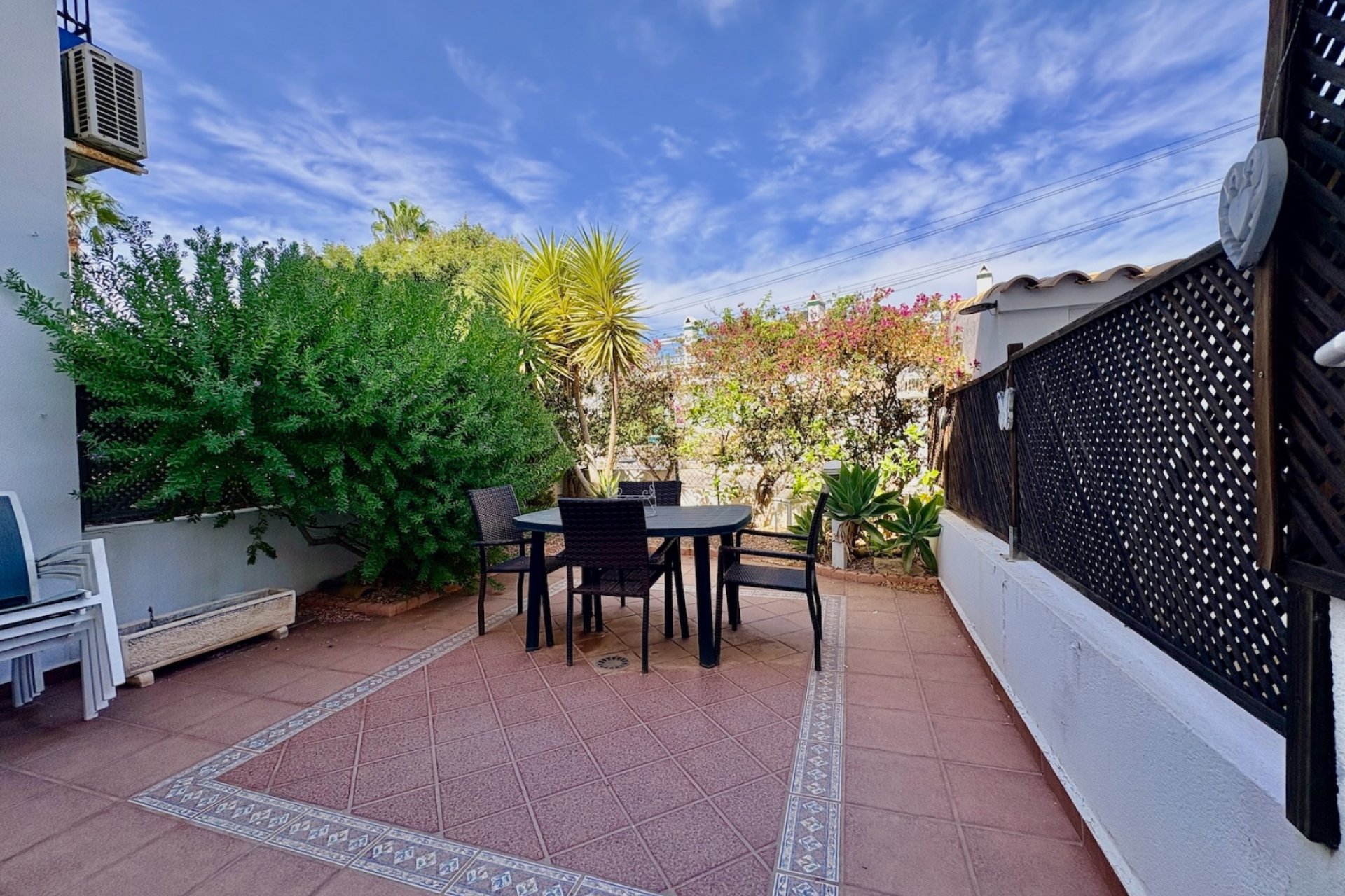 Resale - Apartment / Flat * - Orihuela * - Villamartín * 