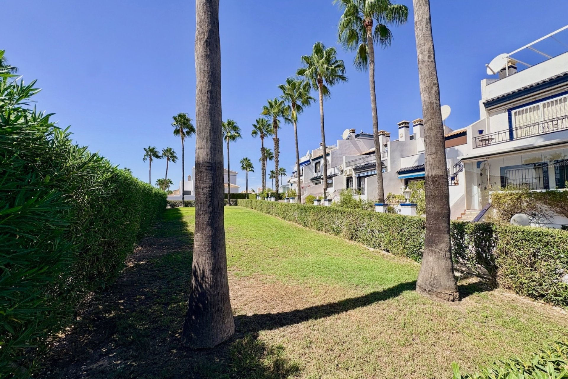 Resale - Apartment / Flat * - Orihuela * - Villamartín * 