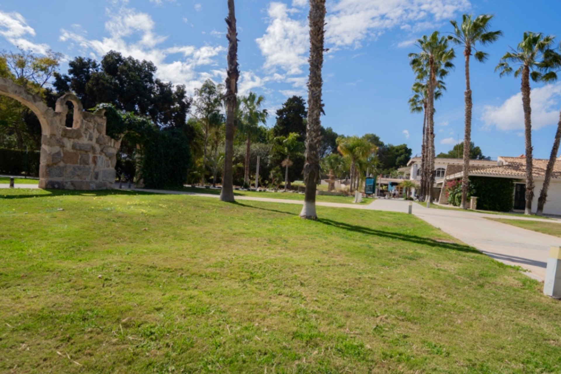 Resale - Apartment / Flat * - Orihuela *