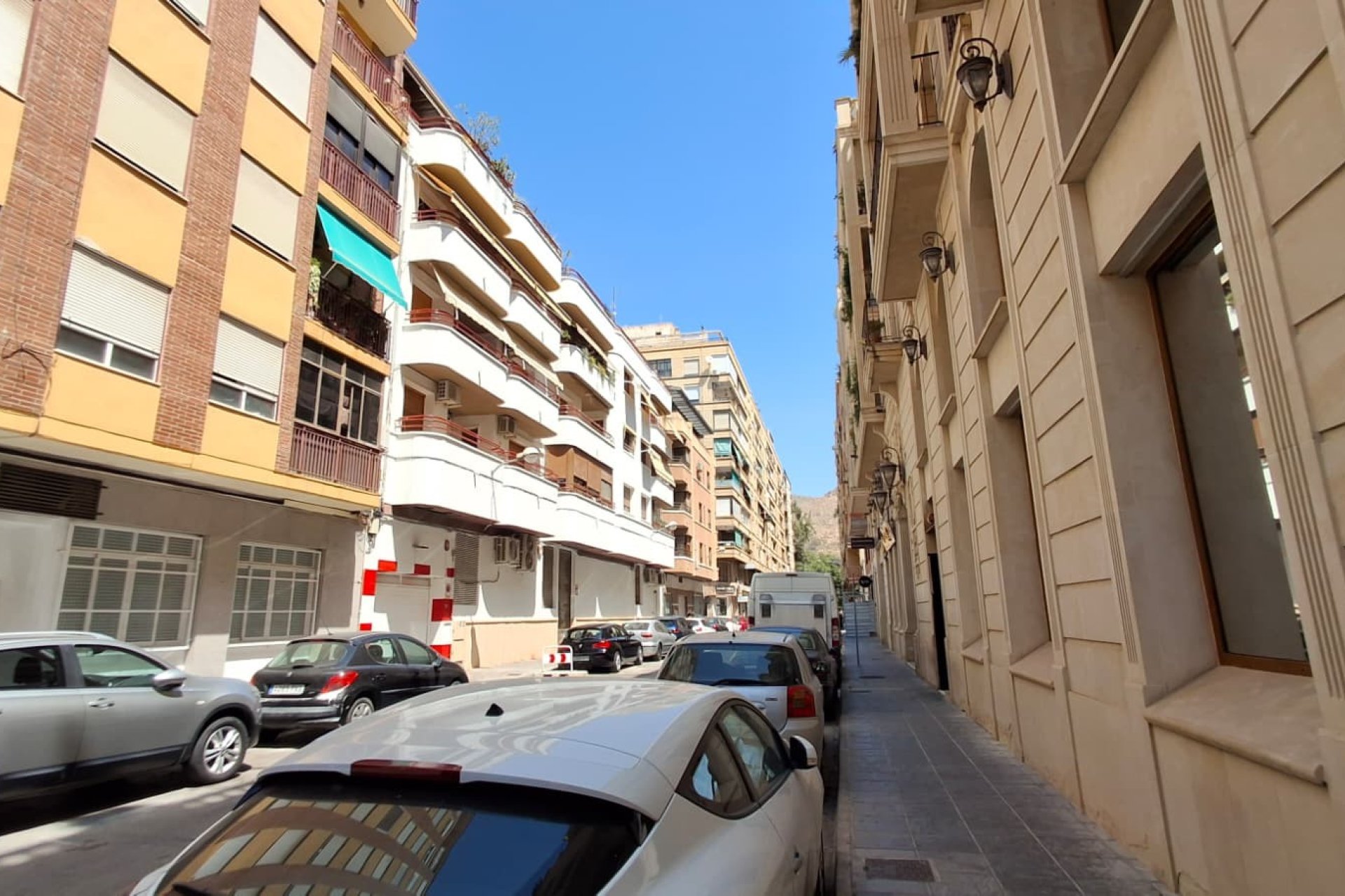 Resale - Apartment / Flat * - Orihuela *