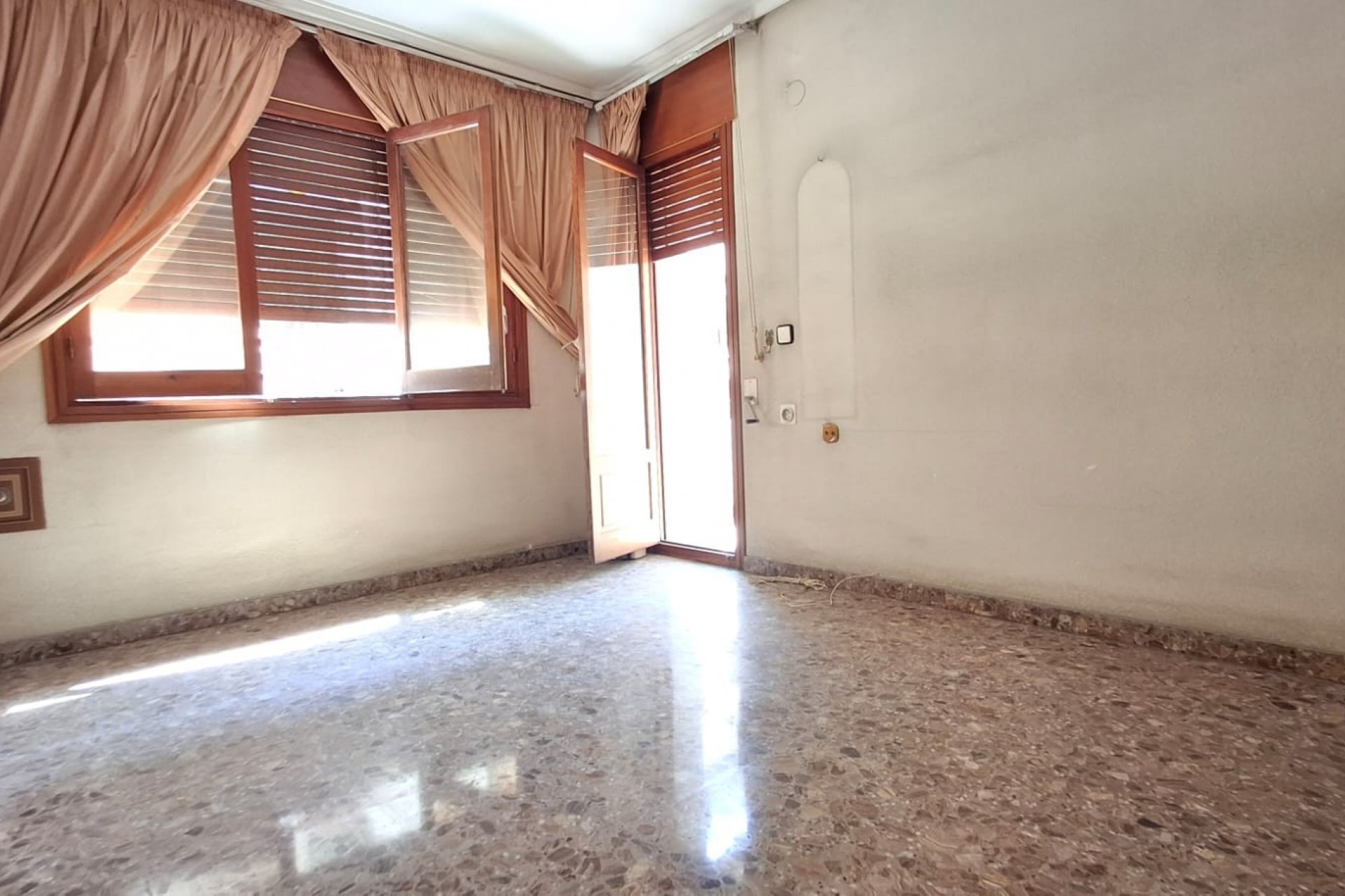 Resale - Apartment / Flat * - Orihuela *