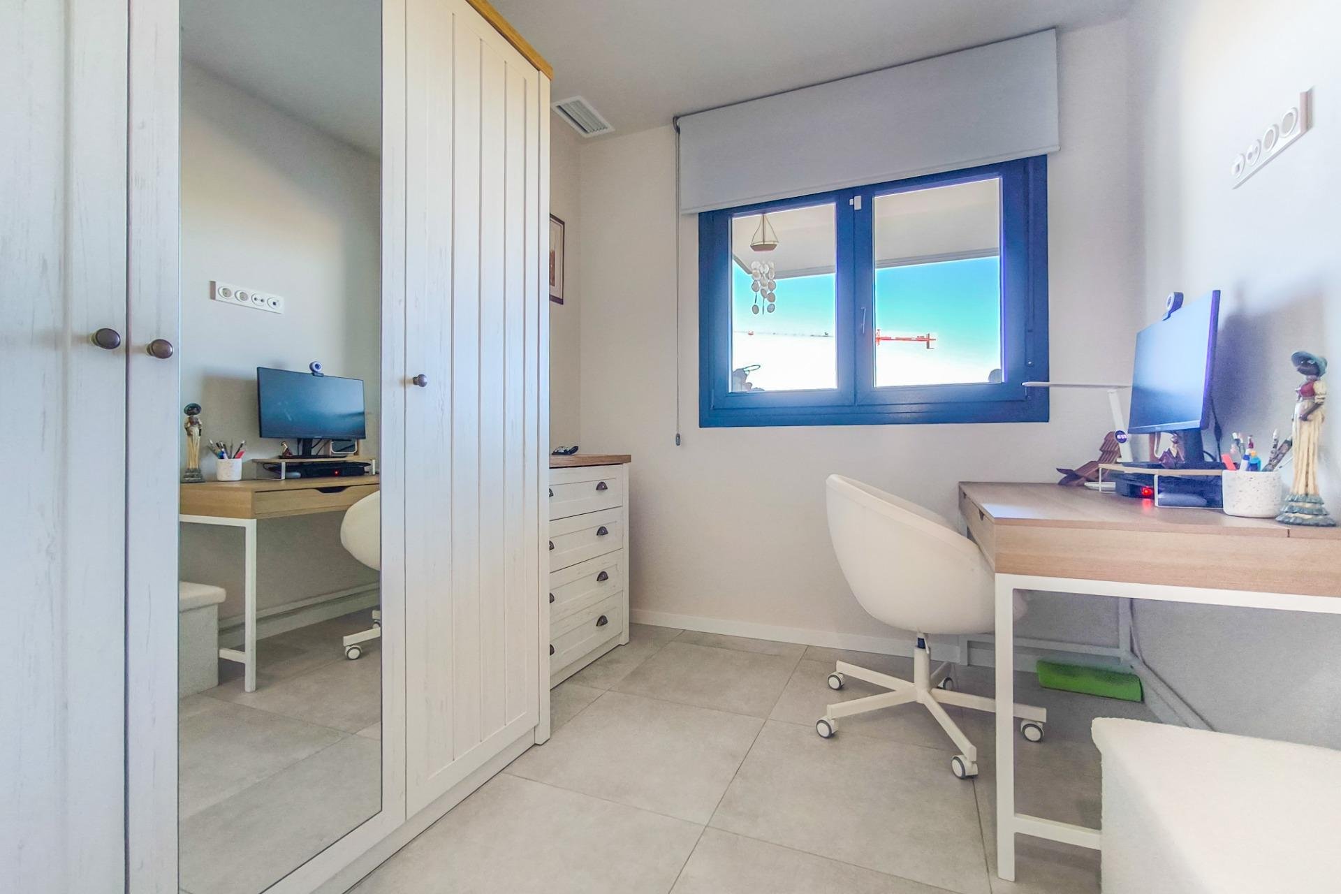 Resale - Apartment / Flat * - Pilar de la Horadada * - Mil Palmeras *