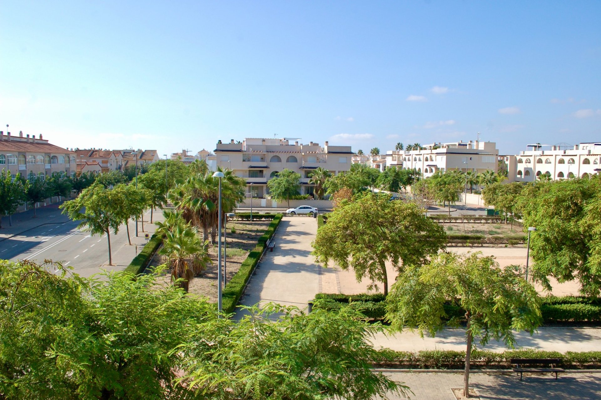 Resale - Apartment / Flat * - Pilar de la Horadada * - Mil Palmeras *