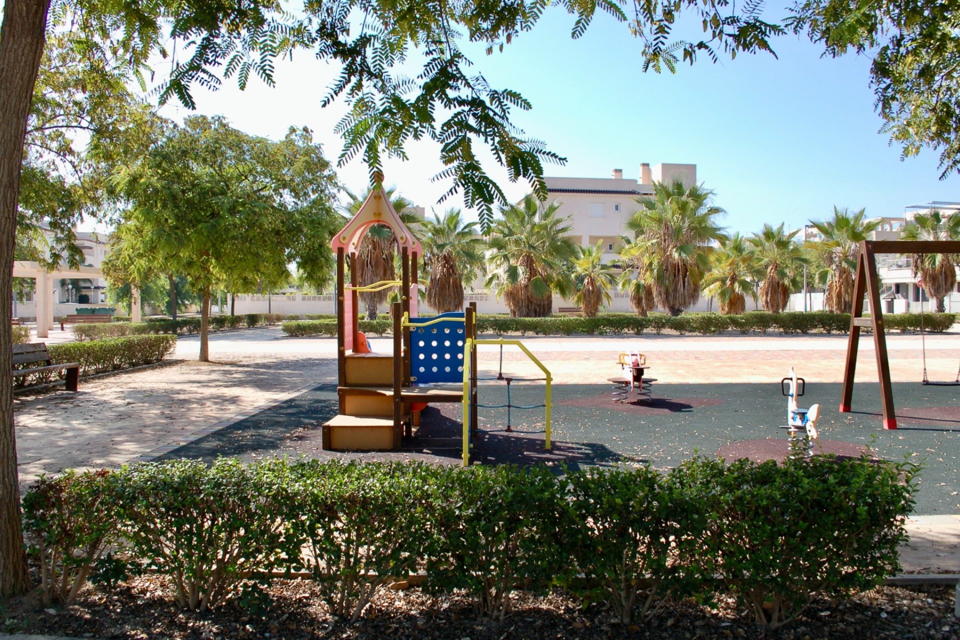 Resale - Apartment / Flat * - Pilar de la Horadada * - Mil Palmeras *
